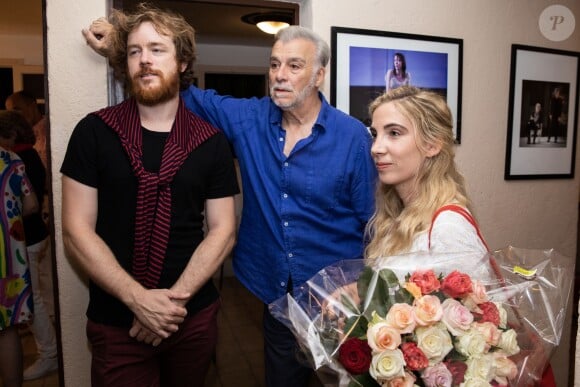 Exclusif - Gaël Giraudeau, Bernard Alane et Valentine Galey lors de la représentation de la pièce "La légende d'une vie" lors du Festival de Ramatuelle, France, le 4 août 2019.