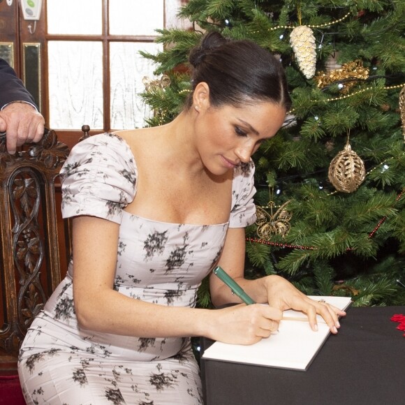 Meghan Markle, duchesse de Sussex, enceinte visite le foyer Royal Variety de "Brinsworth House", à Twickenham le 18 décembre 2018.