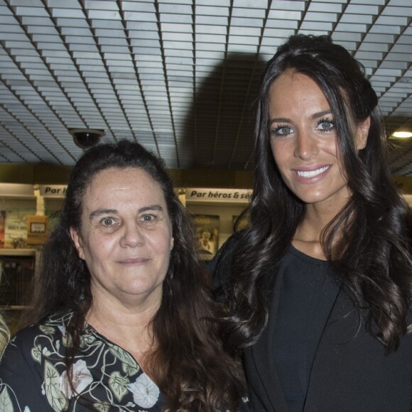 Exclusif - Cassandra Foret ( soeur de Jade), Maite Paz, Jade Lagardère ( Jade Foret) et son mari Arnaud Lagardère - Jade Lagardère (Jade Foret) en séance de dédicaces à la Fnac des Ternes pour sa BD "Amber Blake" , à Paris le 24 juin 2017. © Pierre Perusseau / Bestimage
