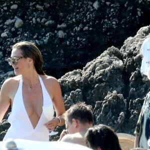 Heidi Klum et son mari T. Kaulitz déjeunent avec leurs invités au restaurant La Fontelina, le lendemain de leur mariage à Capri. Le 4 Aout 2019.  Heidi Klum and her husband T. Kaulitz have lunch with their guests at the restaurant La Fontelina, the day after their wedding in Capri, August 4, 201904/08/2019 - Capri