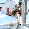 Heidi Klum et son mari Tom Kaulitz déjeunent avec leurs invités au restaurant La Fontelina, le lendemain de leur mariage à Capri. Le 4 Aout 2019.  Heidi Klum and her husband Tom Kaulitz have lunch with their guests at the restaurant La Fontelina, the day after their wedding in Capri, August 4, 201904/08/2019 - Capri