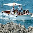 Heidi Klum avec son mari Tom Kaulitz, son beau-frère Bill Kaulitz et guest - Heidi Klum et son mari Tom Kaulitz déjeunent avec leurs invités au restaurant La Fontelina, le lendemain de leur mariage à Capri. Le 4 Aout 2019.  Heidi Klum and her husband Tom Kaulitz have lunch with their guests at the restaurant La Fontelina, the day after their wedding in Capri, August 4, 201904/08/2019 - Capri