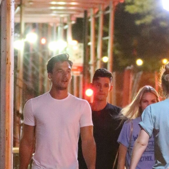 Gigi Hadid et son supposé nouveau compagnon Tyler Cameron sont allés au bar "Le Turtle" de Justin Theroux, à Manhattan. New York, le 13 août 2019.