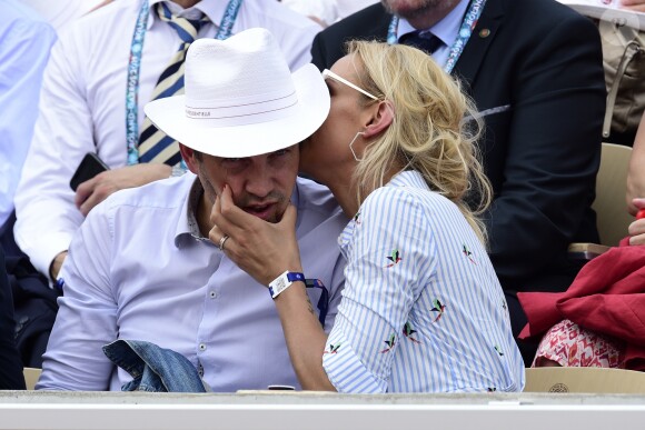 Elodie Gossuin et son mari Bertrand Lacherie dans les tribunes lors des internationaux de tennis de Roland Garros à Paris, France, le 4 juin 2019. © Jean-Baptiste Autissier/Panoramic/Bestimage