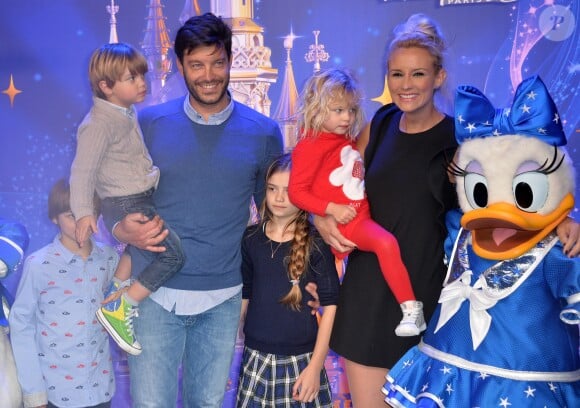 Elodie Gossuin, Bertrand Lacherie et leurs 4 enfants Rose Lacherie, Jules Lacherie, Joséphine Lacherie, Léonard Lacherie - 25 ème anniversaire de Disneyland Paris à Marne-La-Vallée le 25 mars 2017 © Veeren Ramsamy / Bestimage