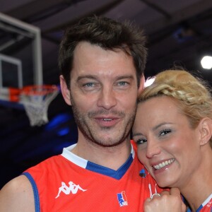 Elodie Gossuin et son mari Bertrand Lacherie - Match des célébrités (défi AG2R La Mondiale) au profit de l'association "Petits Princes" dans le cadre de la Disneyland Paris Leaders Cup LNB, compétition de basket qui réunit les 8 meilleures équipes de PRO A à la Disney Events Arena, le 20 février 2016. © Veeren/Bestimage