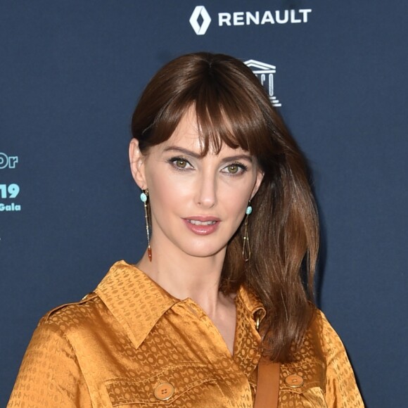 Frédérique Bel - Photocall du 9ème dîner de gala des Nuits En Or 2019 à l'Unesco à Paris, le 17 juin 2019. Soutien du projet depuis de nombreuses années, l'UNESCO accueille l'ensemble des réalisatrices et réalisateurs lors de ce Dîner de Gala. C'est l'occasion de mettre en lumière la richesse et la diversité culturelle de ce programme réunissant des films de tous horizons, comme 35 regards posés sur le monde, symboles de dialogue et d'ouverture. Pour marquer cette soirée et leur participation à la Tournée, l'Académie des César remet à chaque réalisatrice et réalisateur, une médaille réalisée spécialement chaque année par la Monnaie de Paris. © Giancarlo Gorassini/Bestimage
