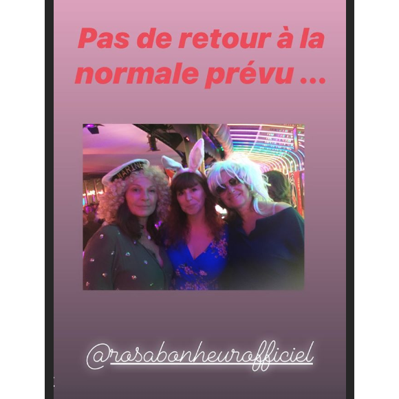 Valérie Trierweiler et son amie Pascale Abécassis font la fête, Paris, le 17 août 2019.