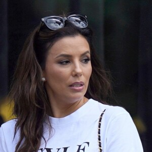 Exclusif - Eva Longoria est allée déjeuner avec des amis dans le quartier de Beverly Hills à Los Angeles, le 8 août 2019