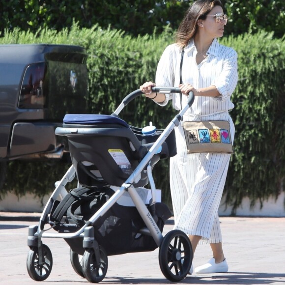 Exclusif - Eva Longoria est allée déjeuner avec son mari José Antonio Bastón et son fils Santiago Enrique Bastón au restaurant Tra di Noi à Malibu, Los Angeles. Le 27 juillet 2019