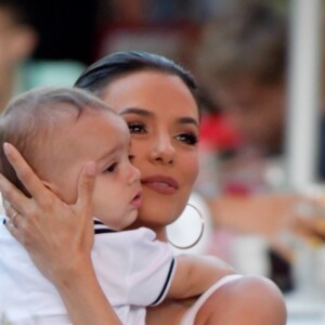Eva Longoria et son fils Santiago en vacances en famille à Marbella. Le 9 juillet 2019