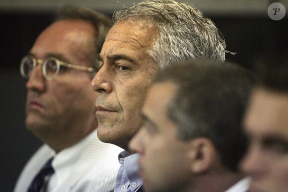 Le millionnaire américain Jeffrey Epstein s'est suicidé en prison le 10 août 2019, à New York. Ici à Palm Beach en 2008 lors d'une audience au tribunal.