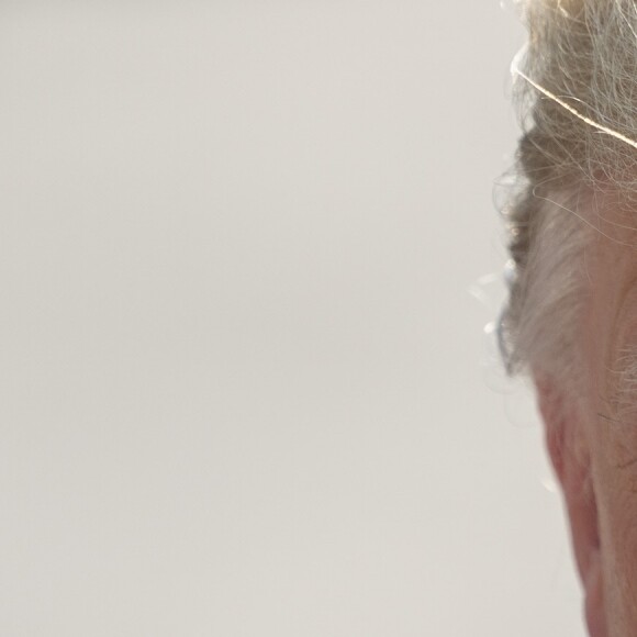 Le président américain, Donald J. Trump répond aux questions des médias, avant de s'envoler pour El Paso et Dayton, accompagné de sa femme Melania, à Washington D.C, le 7 août 2019.