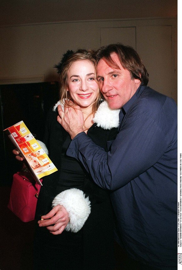 Gérard Depardieu et sa fille Julie, générale de la pièce de théâtre "Les portes du ciel", Paris, le 17 janvier 1999.