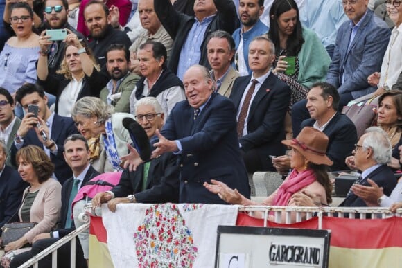 Le roi Juan Carlos Ier d'Espagne assiste à la corrida aux arènes de Las Ventas, dans le cadre de la feria de San Isidro à Madrid, le 5 juin 2019.