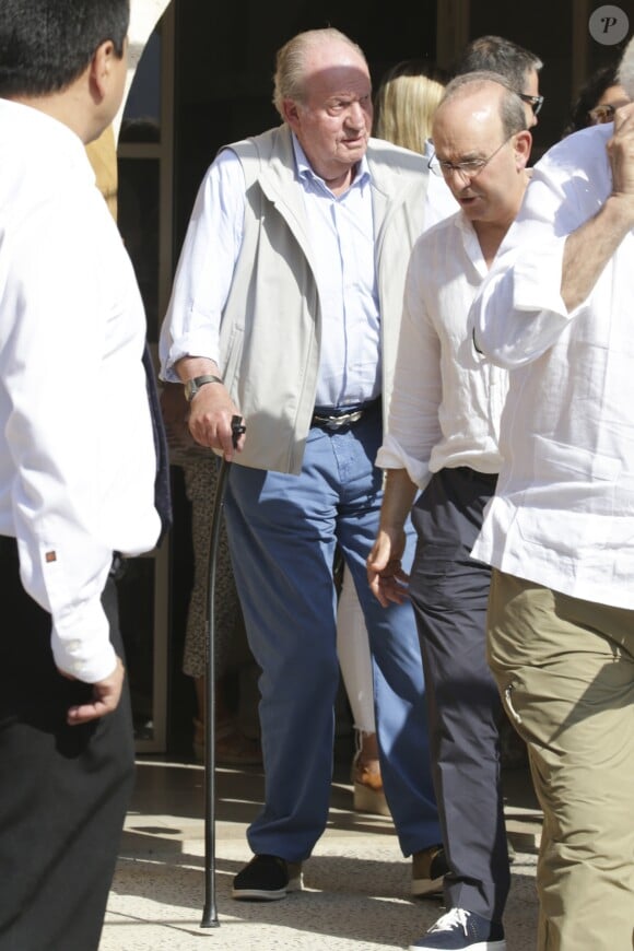 Le roi Juan Carlos Ier d'Espagne lors d'un déjeuner avec la famille de Rafael Nadal à Majorque le 26 juillet 2019.