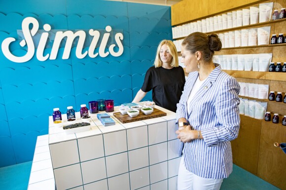 La princesse Victoria de Suède visitant la société Simris Alg à Hammenhög en Suède, le 22 août 2019.