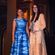 La princesse Victoria de Suède, vêtue d'une robe Maxjenny, a récompensé la jeune Australienne Macinley Butson lors de la cérémonie du Stockholm Junior Water Prize 2019 le 28 août 2019 à Stockholm.