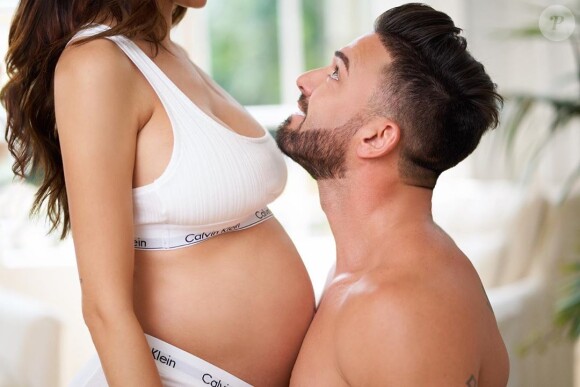 Nabilla, enceinte, sur Instagram.