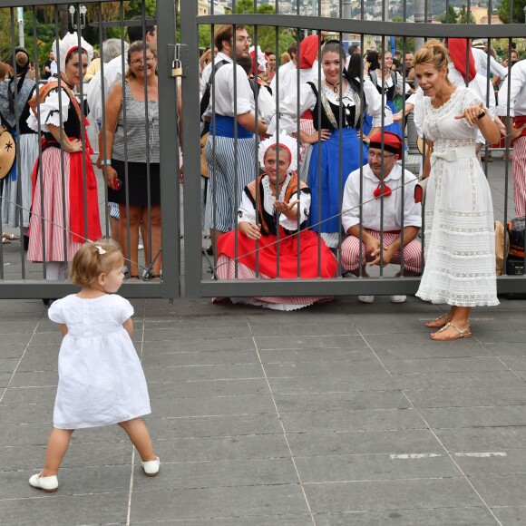 Laura Tenoudji, la femme de Christian Estrosi, et leur fille Bianca, lors de "Lou Festin Nissart", le grand banquet populaire organisé dans le jardin Albert 1er à Nice par l'association des Amis du Maire, le 30 août 2019. © Bruno Bebert / Bestimage