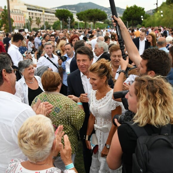 Christian Estrosi et sa femme Laura Tenoudji en plein bain de foule lors de "Lou Festin Nissart", le grand banquet populaire organisé dans le jardin Albert 1er à Nice par l'association des Amis du Maire, le 30 août 2019. © Bruno Bebert / Bestimage