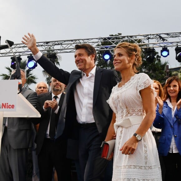 Christian Estrosi et sa femme Laura Tenoudji sur scène lors de "Lou Festin Nissart", le grand banquet populaire organisé dans le jardin Albert 1er à Nice par l'association des Amis du Maire, le 30 août 2019. © Bruno Bebert / Bestimage