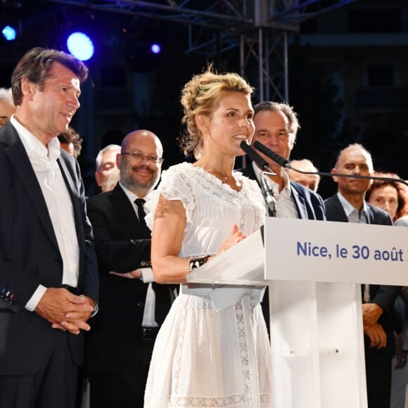 Laura Tenoudji a pris le micro à la fin du discours de son mari Christian Estrosi pour clamer son amour pour Nice et pour son époux lors de "Lou Festin Nissart", le grand banquet populaire organisé dans le jardin Albert 1er à Nice par l'association des Amis du Maire, le 30 août 2019. © Bruno Bebert / Bestimage