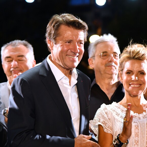 Christian Estrosi et son épouse Laura Tenoudji sur la scène lors de "Lou Festin Nissart", le grand banquet populaire organisé dans le jardin Albert 1er à Nice par l'association des Amis du Maire, le 30 août 2019. © Bruno Bebert / Bestimage