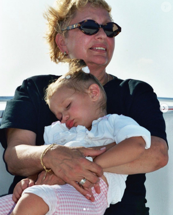 Bella Hadid et sa grand-mère, Ans van den Herik. Photo publiée le 31 août 2019.