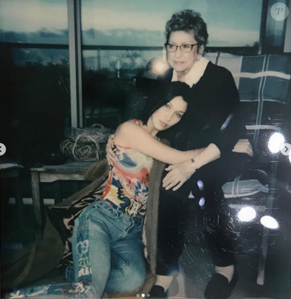 Bella Hadid et sa grand-mère, Ans van den Herik. Photo publiée le 31 août 2019.