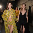 Bella et Gigi Hadid backstage lors du Line-Up du défilé Off-White "Collection Prêt-à-Porter Automne/Hiver 2019-2020" pendant la Fashion Week de Paris (PFW), le 28 février 2019. © Veeren/CVS/Bestimage