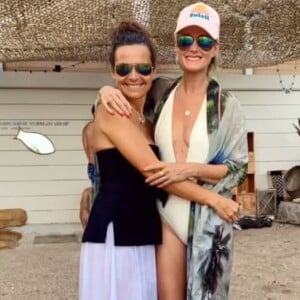 Laeticia Hallyday aux côtés de son amie Cécile Angeli à Saint-Barthélemy. Instagram, le 20 août 2019.