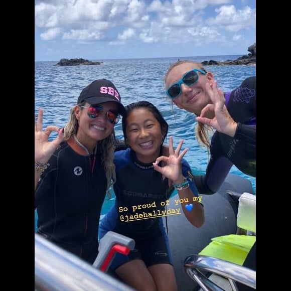 Laeticia Hallyday a fait de la plongée sous-marine avec sa fille Jade le 13 août 2019 à Saint-Barthélemy.