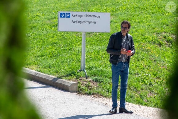 Exclusif - Anthony Delon a rendu visite à son père Alain Delon en convalescence à la clinique de Genolier en Suisse le 24 août 2019.