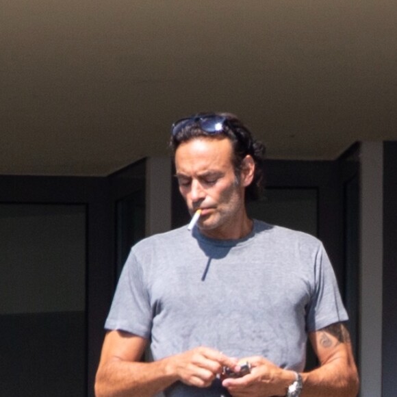 Exclusif - Anthony Delon a rendu visite à son père Alain Delon en convalescence à la clinique de Genolier en Suisse le 24 août 2019.