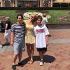 Britney Spears pose avec ses fils à Disneyland, le 5 août 2019
