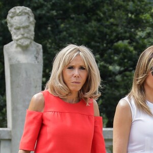 Brigitte Macron, Melania Trump - Brigitte Macron et les conjoints visitent la ville de Espelette en marge du sommet du G7 à Biarritz le 25 août 2019. © Thibaud Moritz / Pool / Bestimage