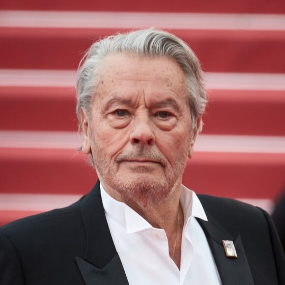 Alain Delon lors de première du film "Une Vie Cachée Life" lors du 72e Festival International du Film de Cannes, France, le 19 mai 2019.