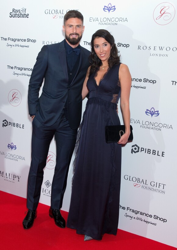 Olivier Giroud et sa femme Jennifer Giroud - Les célébrités posent lors du photocall de la soirée Global Gift à Londres le 2 novembre 2018.