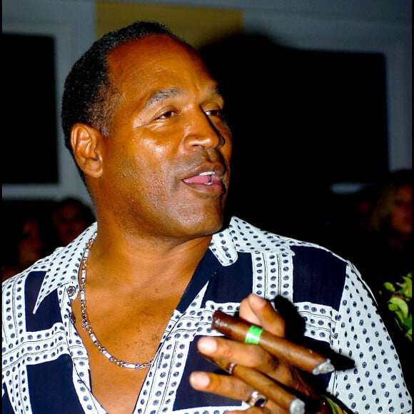 Archives- Portrait d'OJ Simpson- Photo non datée. 