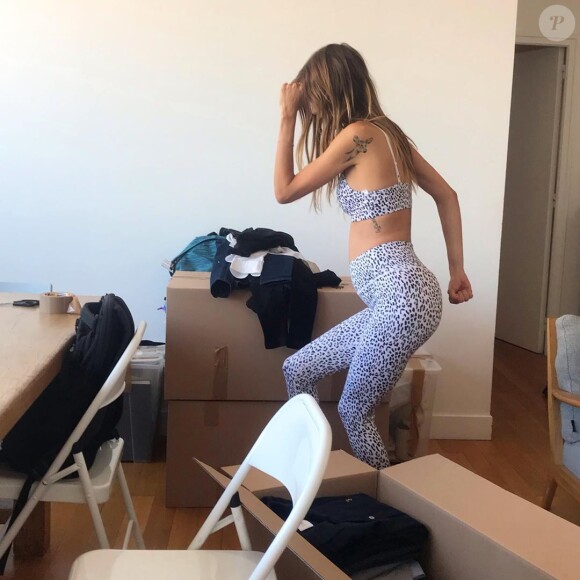 Alexandra Rosenfeld dévoile son ventre arrondi sur Instagram, le 31 août 2019