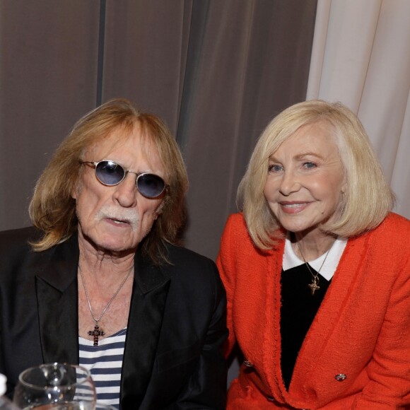 Exclusif - Michèle Torr et le chanteur Christophe se retrouvent en backstage lors du concert de Marcel Amont à l'occasion de son 90ème anniversaire à l'Alhambra à Paris le 2 avril 2019. © Cédric Perrin/Bestimage