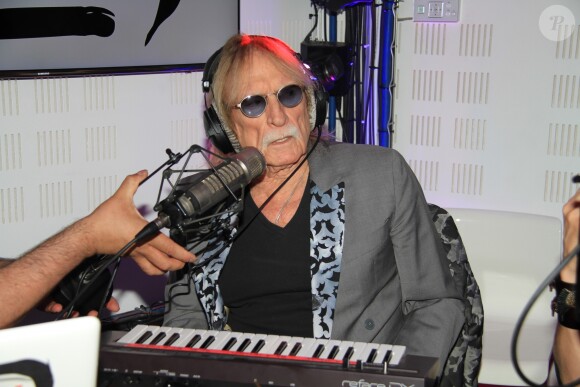 Exclusif - Le chanteur Christophe - People lors de l'enregistrement de l'émission "Le Show de Luxe" sur la Radio Voltage à Paris. Le 19 juin 2019 © Philippe Baldini / Bestimage