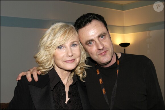 Michèle Torr avec son fils Romain lors de son concert à l'Olympia, à Paris, le 11 mars 2005.
