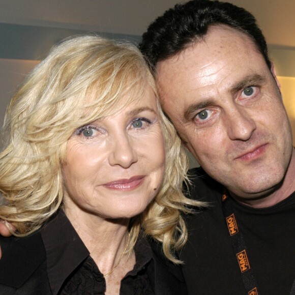 Michèle Torr avec son fils Romain lors de son concert à l'Olympia, à Paris, le 11 mars 2005.