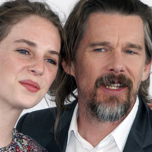 Maya Hawke et son père Ethan Hawke au 33e Independent Spirit Awards à Santa Monica, le 3 février 2018.