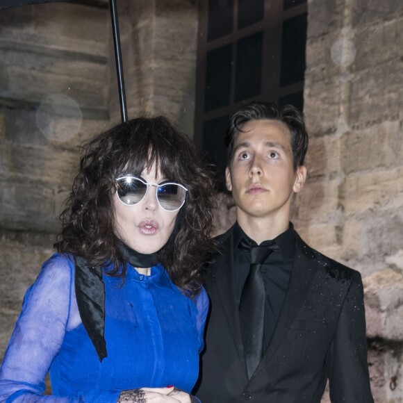 Isabelle Adjani - Photocall de la collection croisière Christian Dior Couture printemps-été 2019 dans les grandes écuries du château de Chantilly, France, le 25 mai 2018. © Olivier Borde/Bestimage