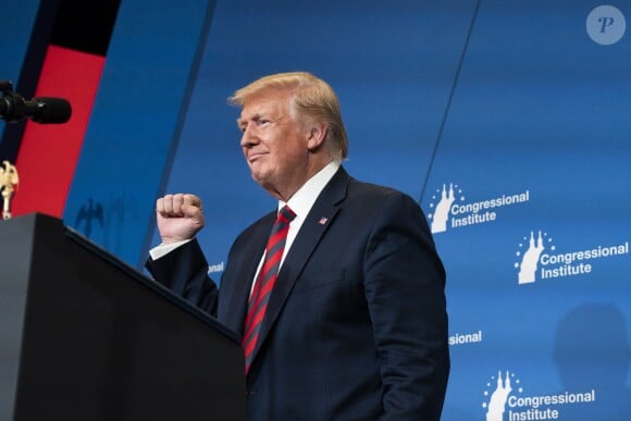 Le président Donald J. Trump a prononcé une allocution lors du dîner de retraite des membres de la House Republican Conference de 2019. Le 12 septembre 2019, au Baltimore Marriott Waterfront, à Baltimore