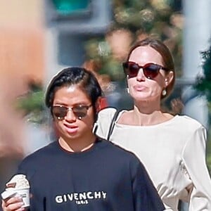 Exclusif - Angelina Jolie et son fils Maddox sont allés faire du shopping chez Fred Segal à West Hollywood, le 9 septembre 2018