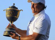 Sale période pour Phil Mickelson, le grand rival de Tiger Woods : sa femme et sa mère sont atteintes d'un cancer du sein...